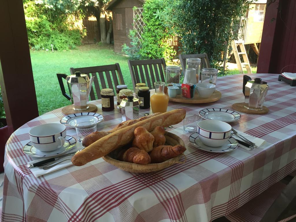 Bed and Breakfast Chez Phil Et Dom Биарриц Экстерьер фото